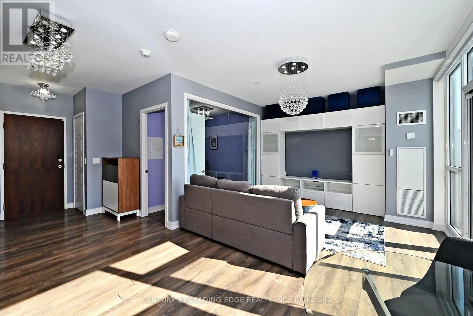 D431 - 333 SEA RAY AVENUE