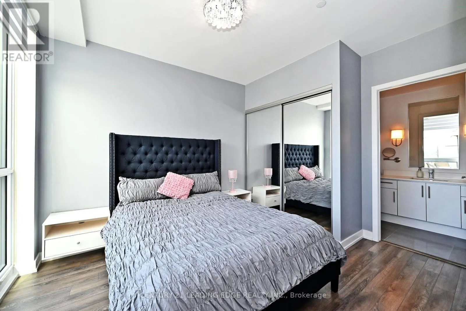 D431 - 333 SEA RAY AVENUE