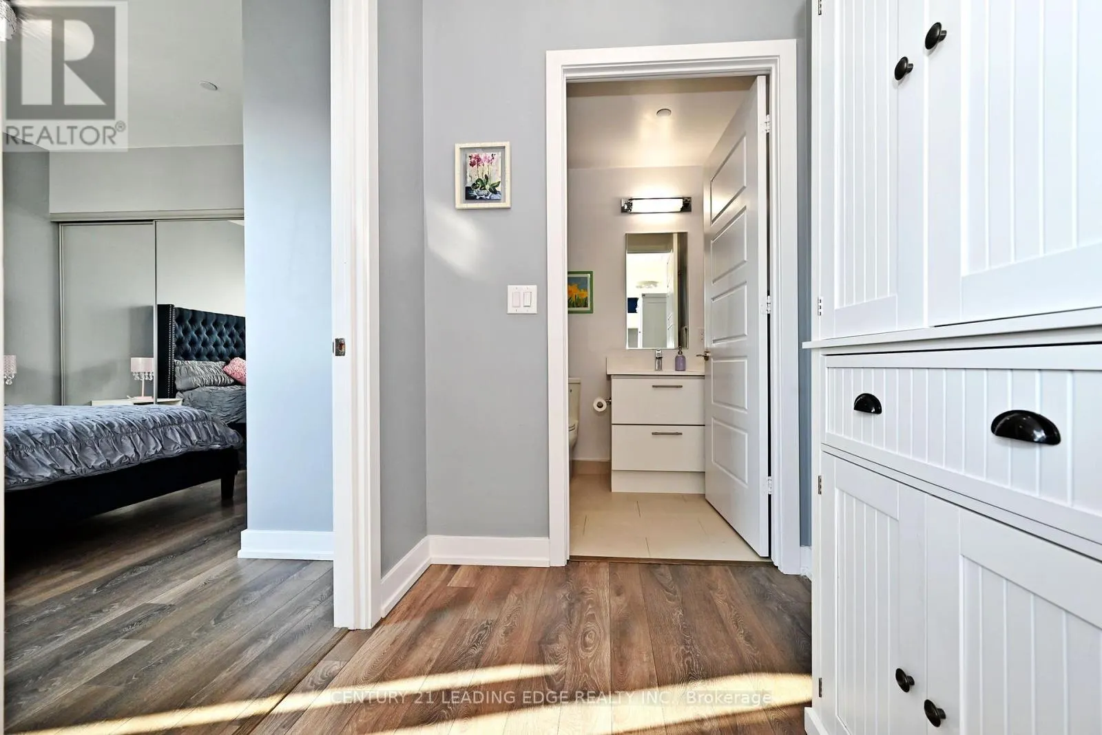 D431 - 333 SEA RAY AVENUE