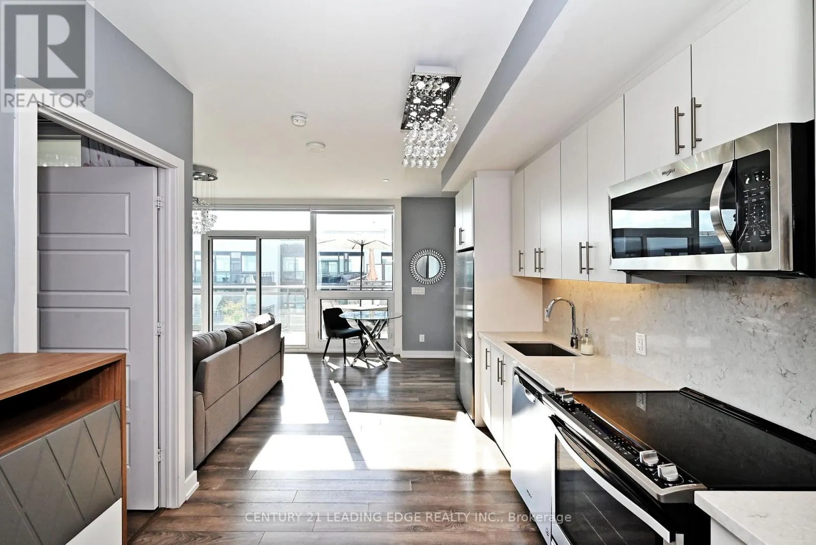 D431 - 333 SEA RAY AVENUE