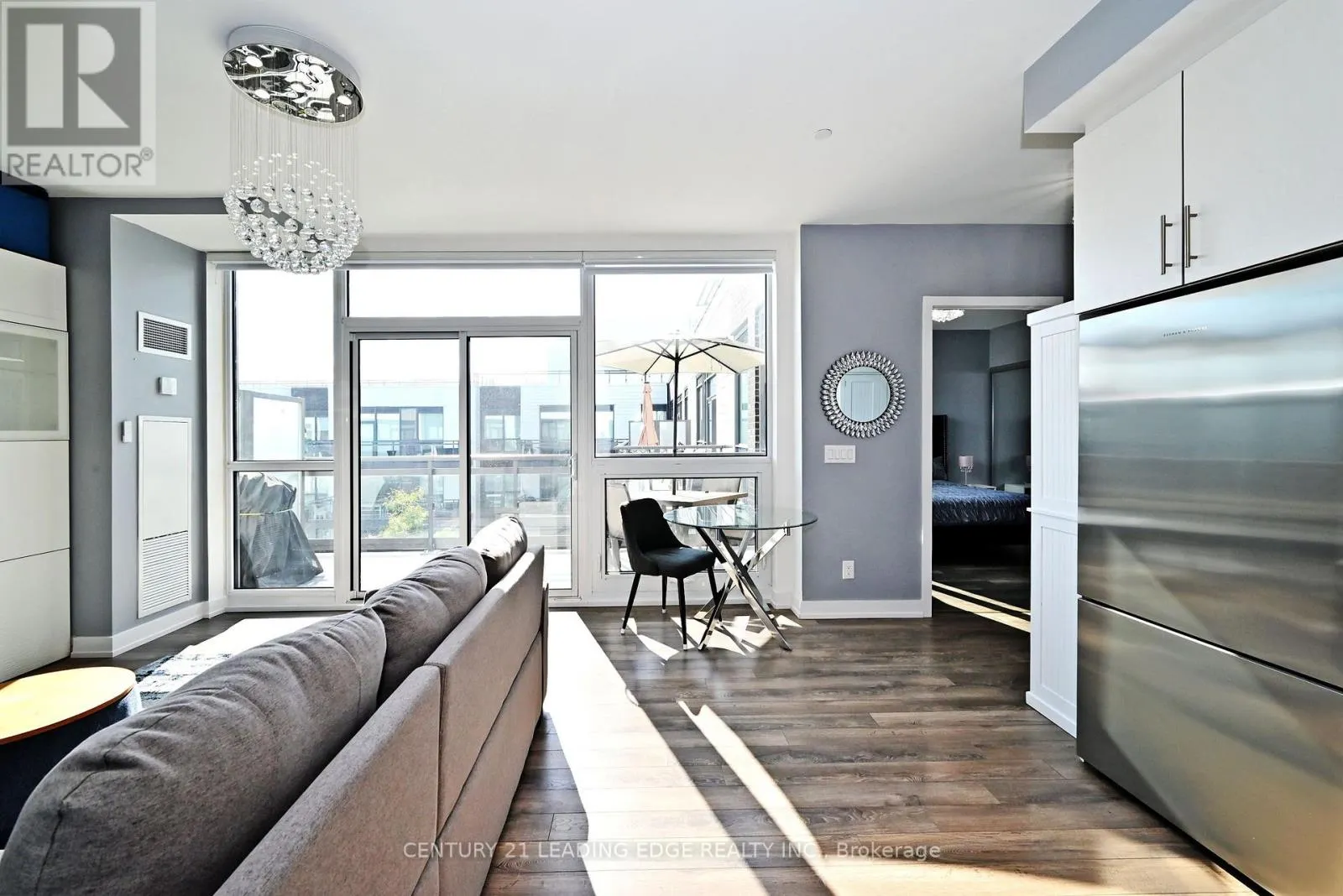 D431 - 333 SEA RAY AVENUE
