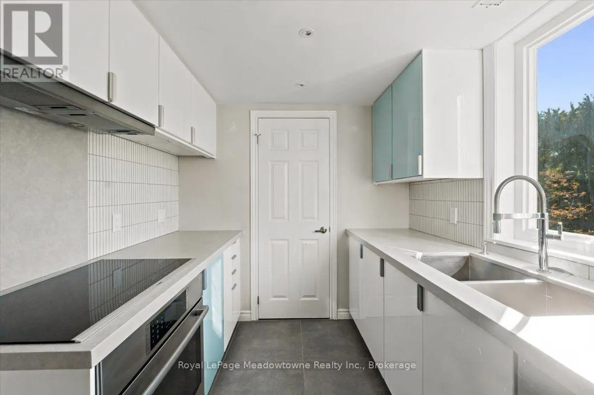 109 - 75 WELDRICK ROAD E #109