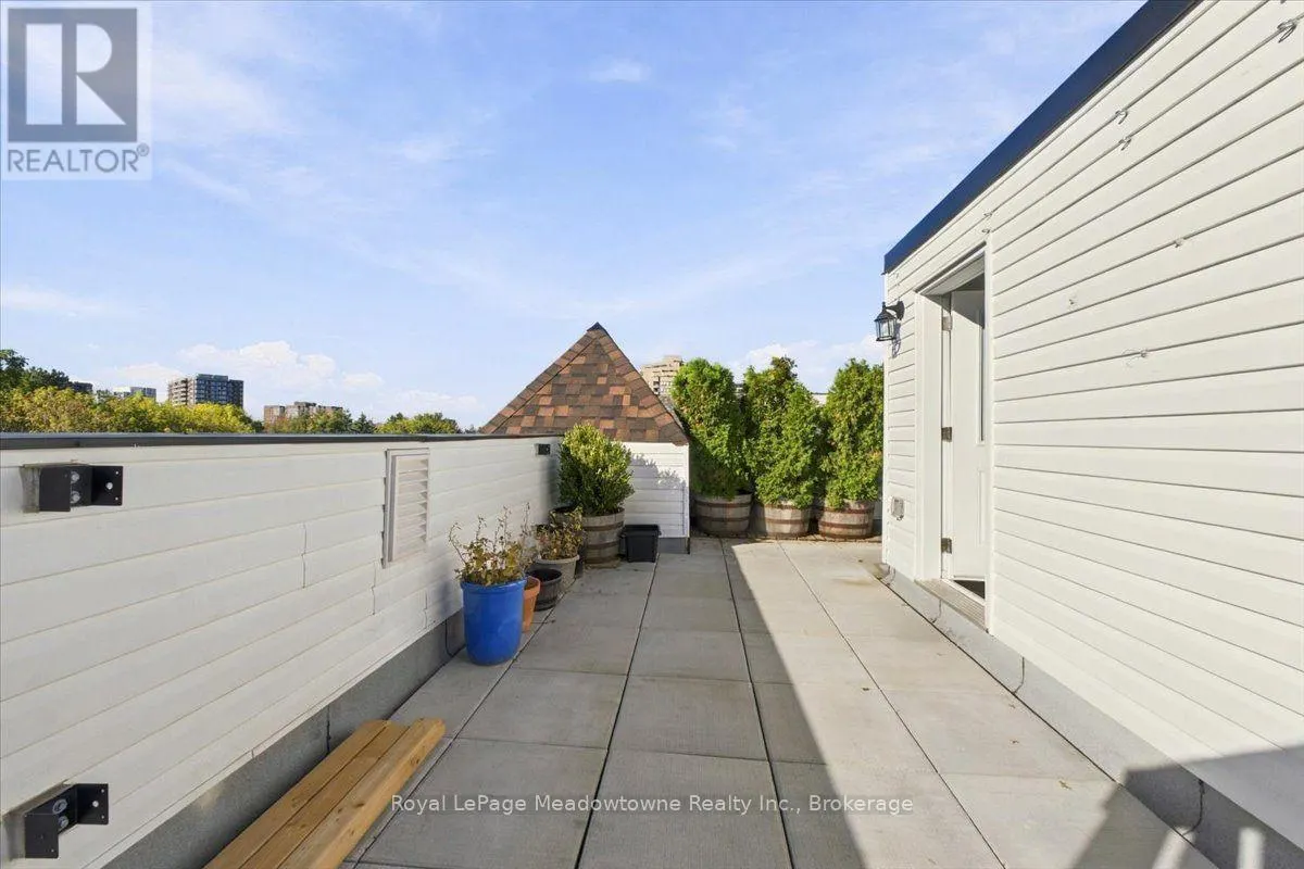 109 - 75 WELDRICK ROAD E #109