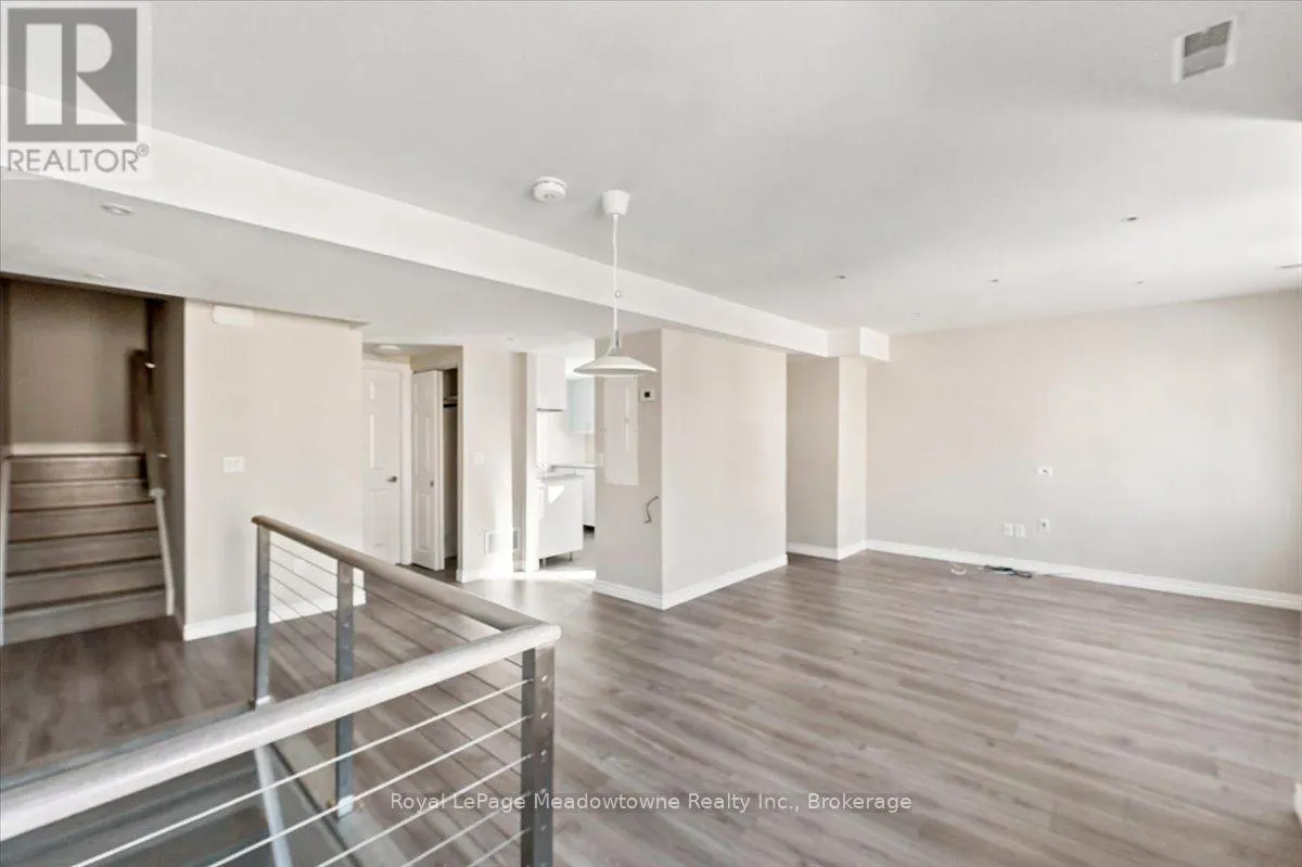 109 - 75 WELDRICK ROAD E #109