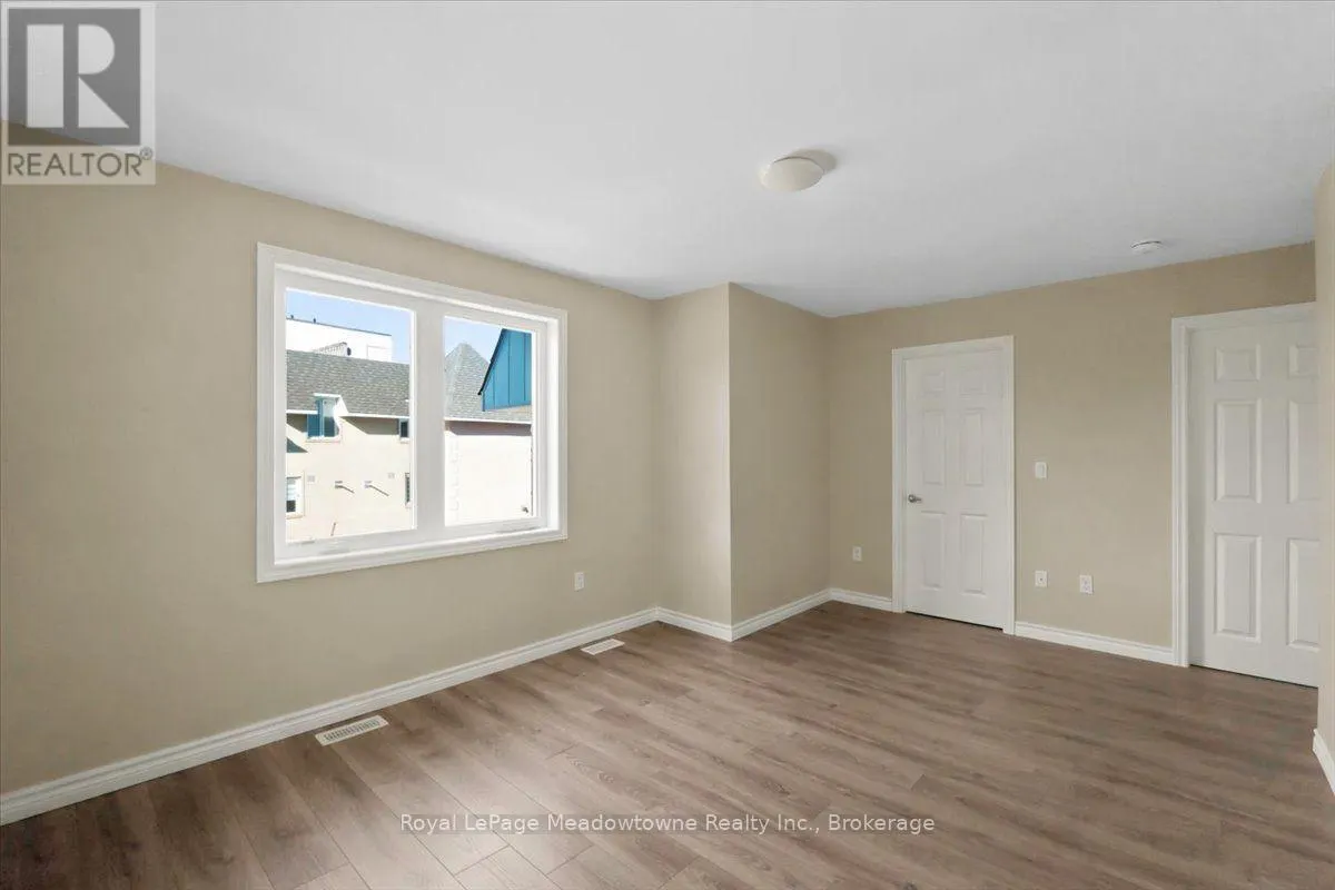 109 - 75 WELDRICK ROAD E #109