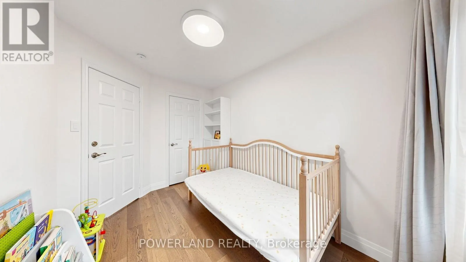 259 DUNDAS WAY