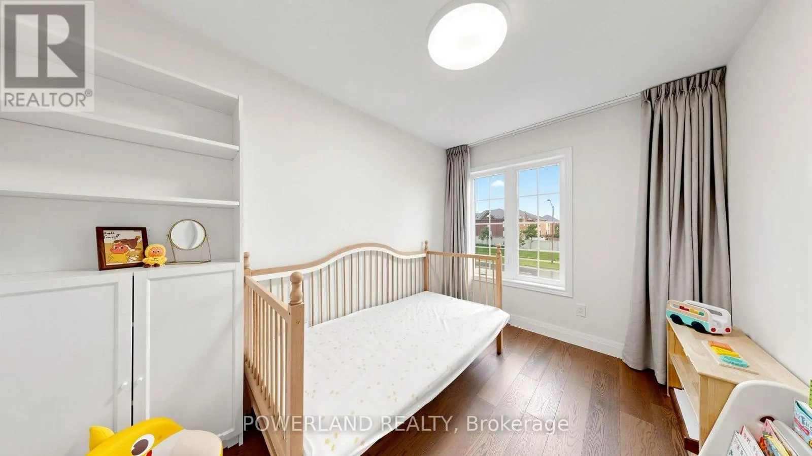 259 DUNDAS WAY