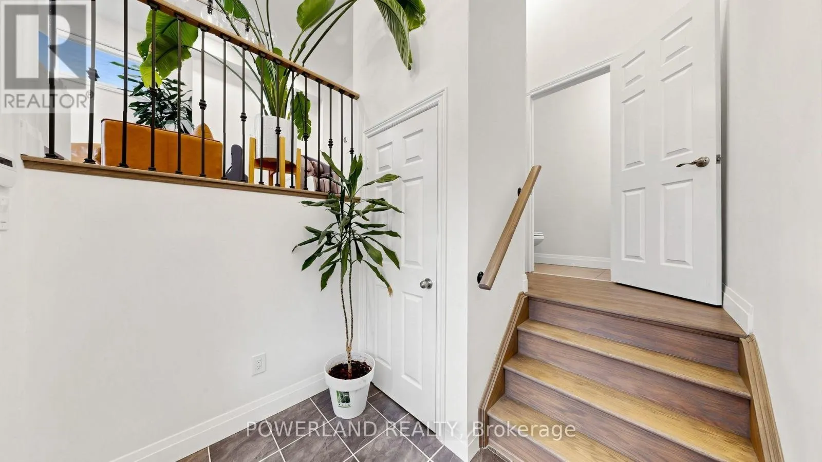 259 DUNDAS WAY