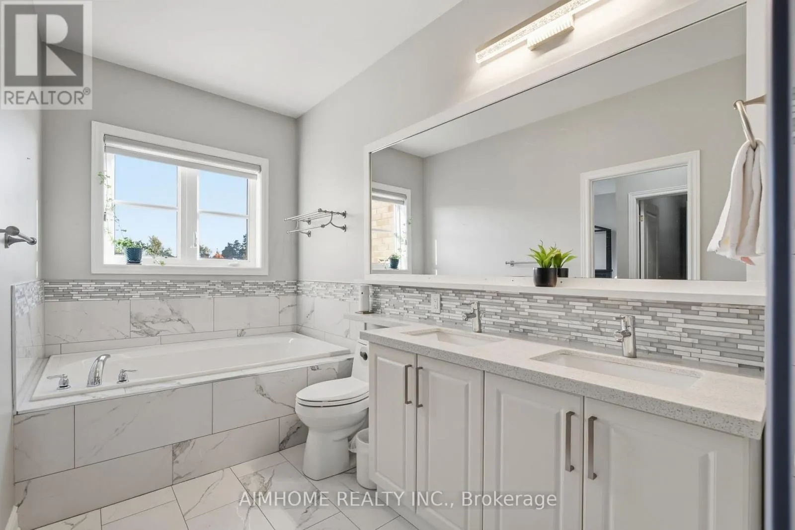 15 CALAMINT LANE