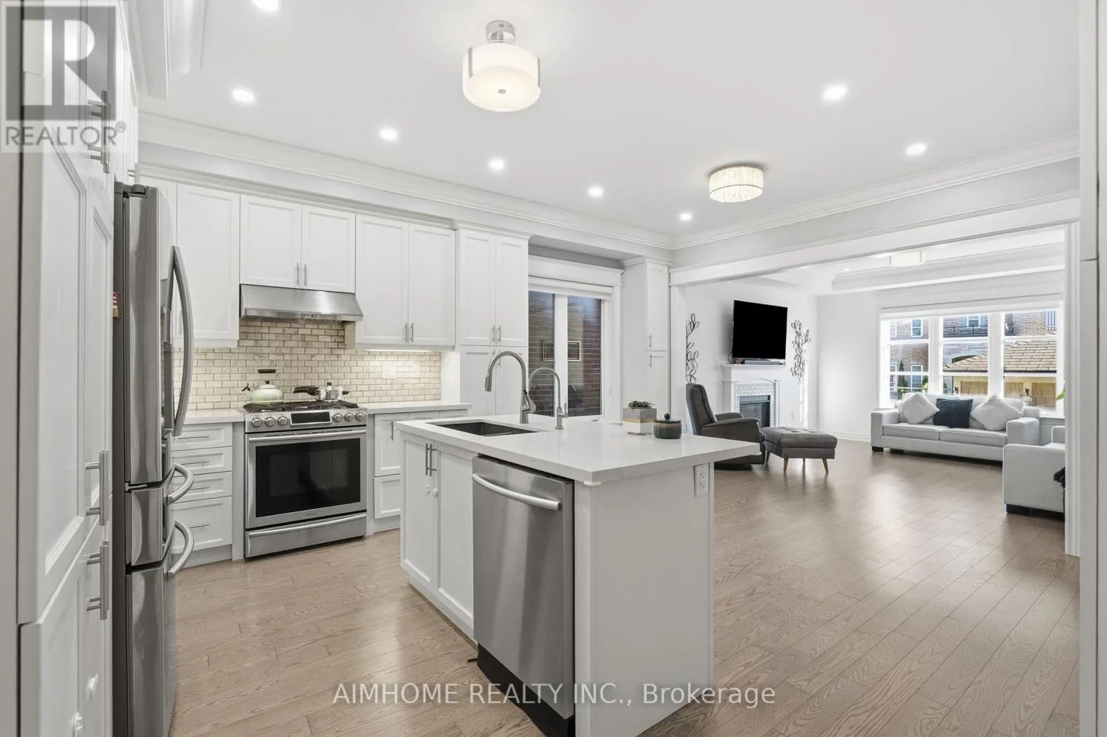 15 CALAMINT LANE