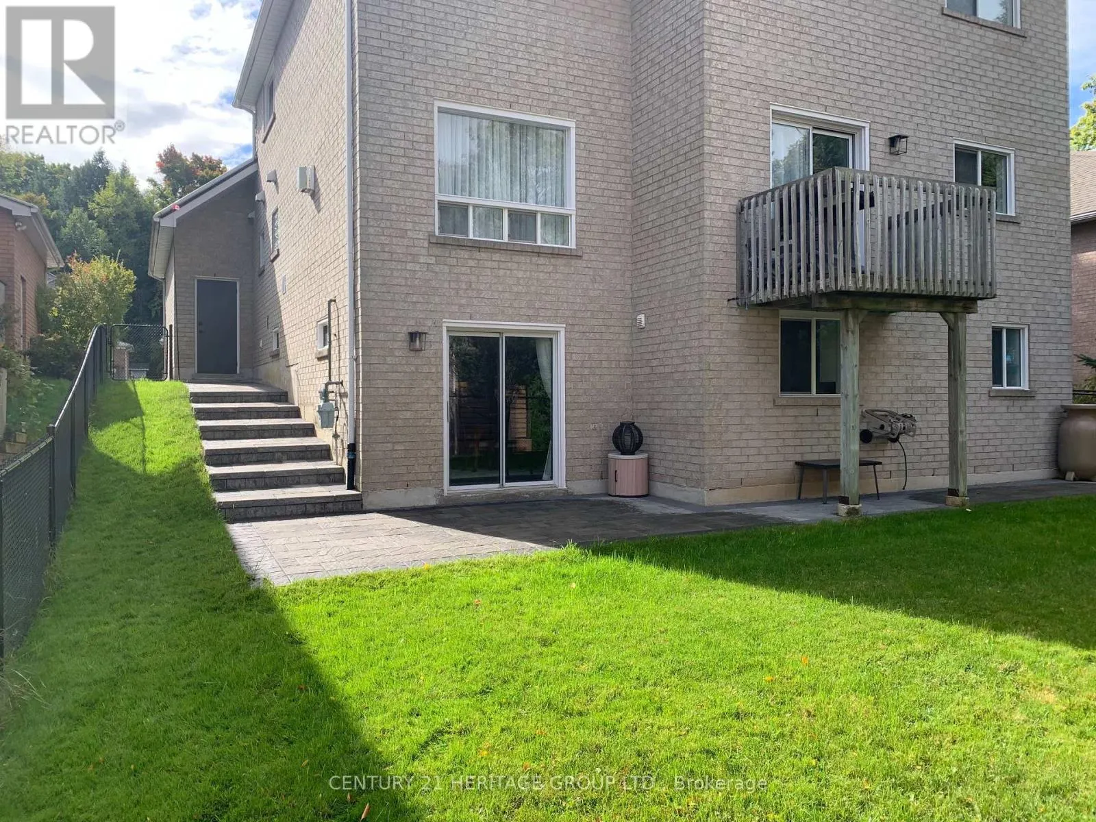 WALK-OUT BASEMENT - 337 CARRUTHERS AVENUE
