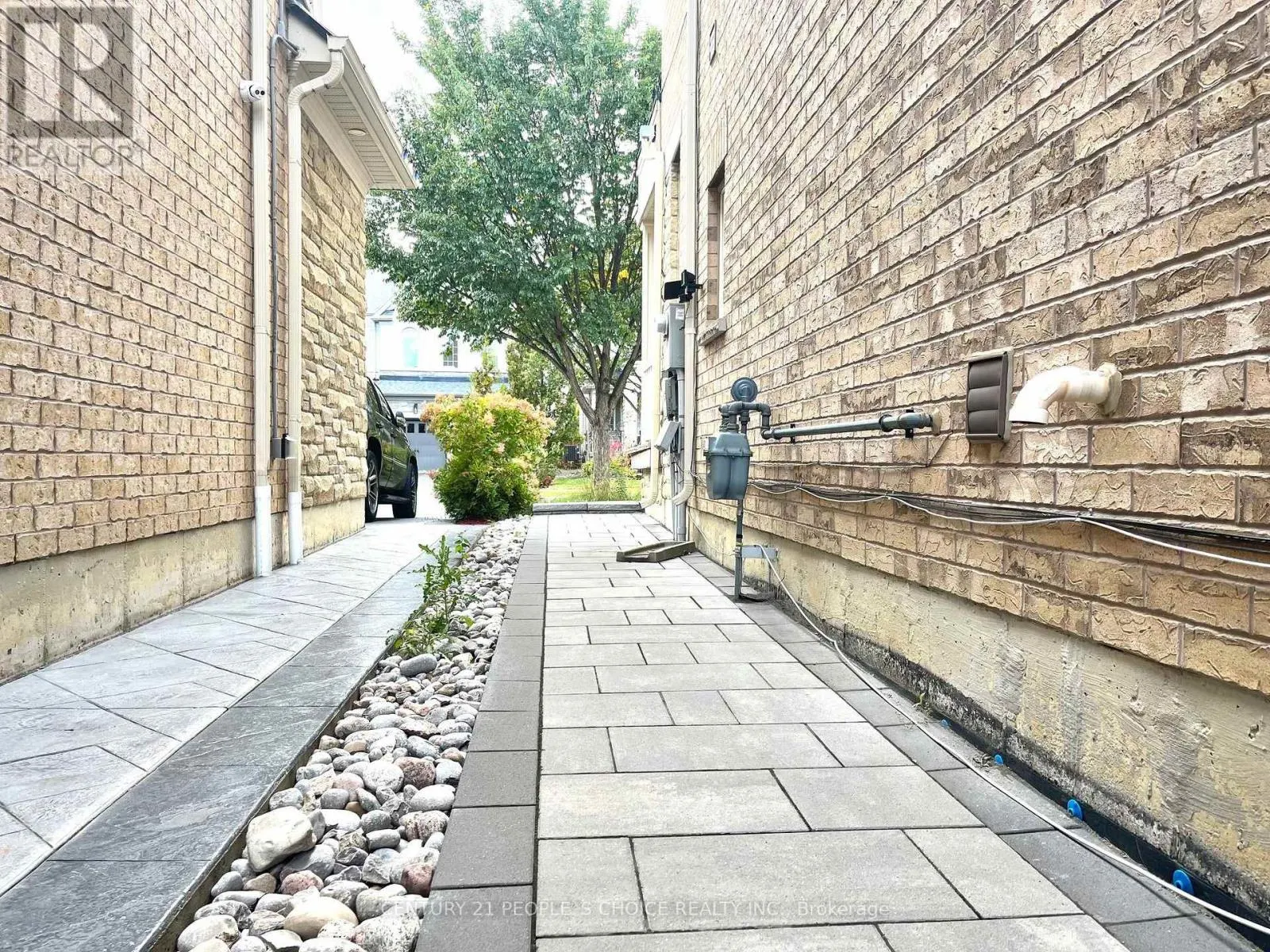 BSMT - 132 ANTORISA AVENUE