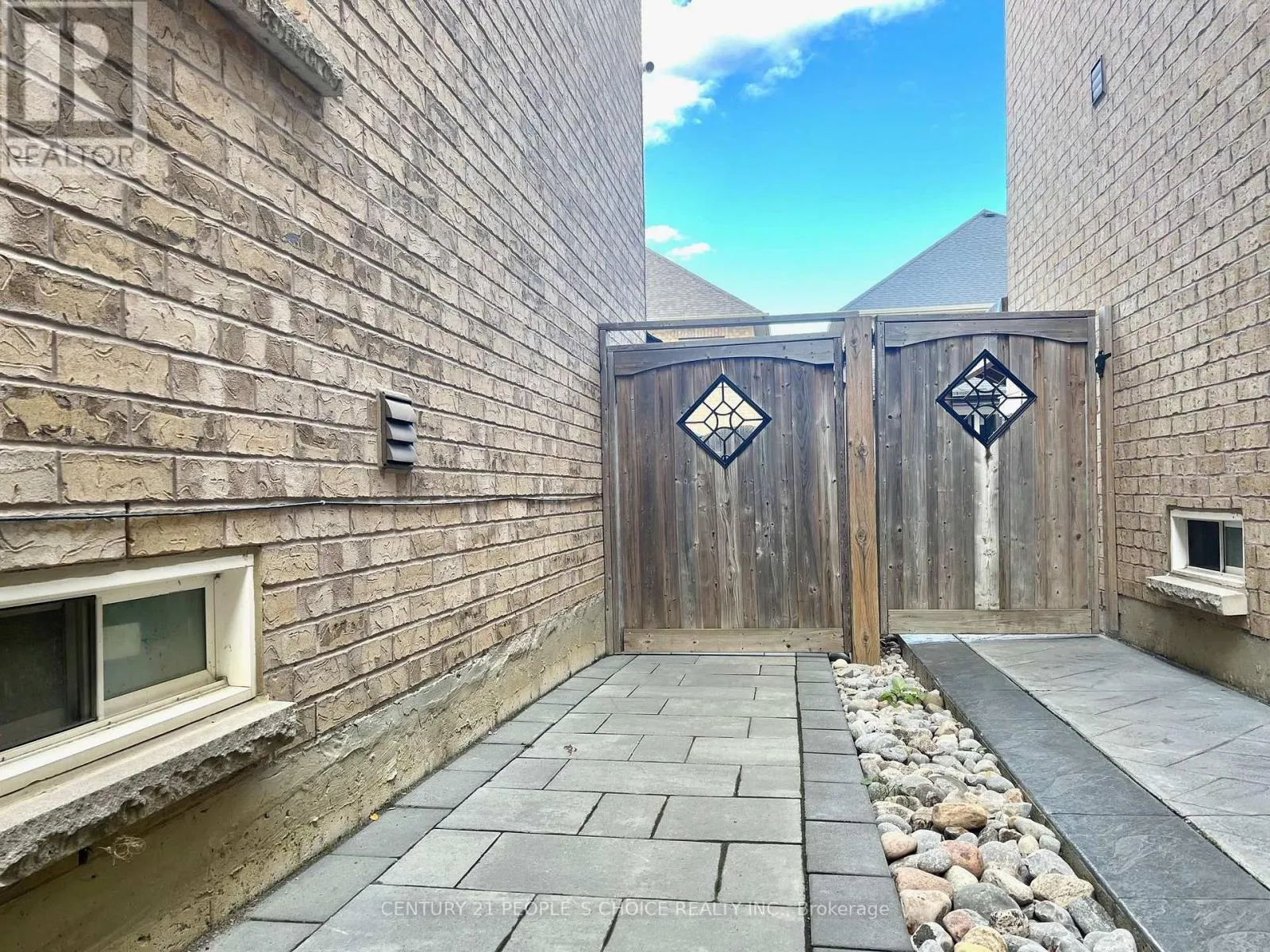 BSMT - 132 ANTORISA AVENUE