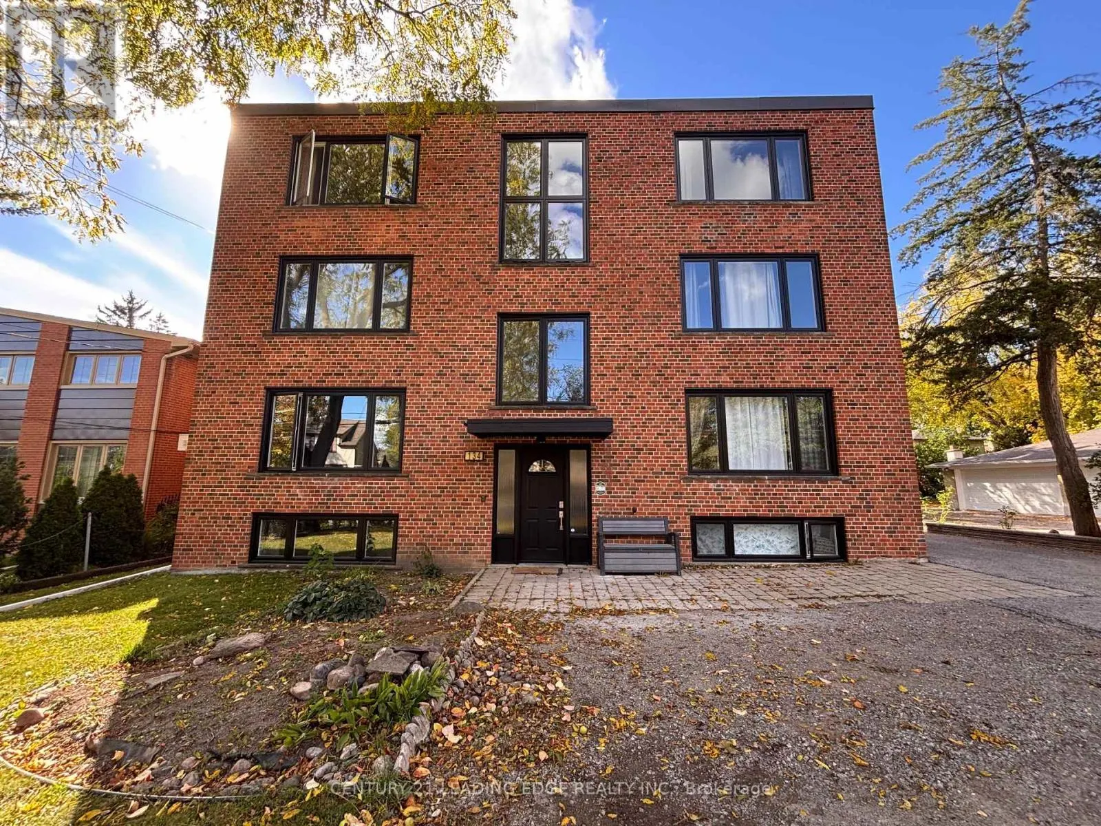 2 - 134 LUCAS STREET