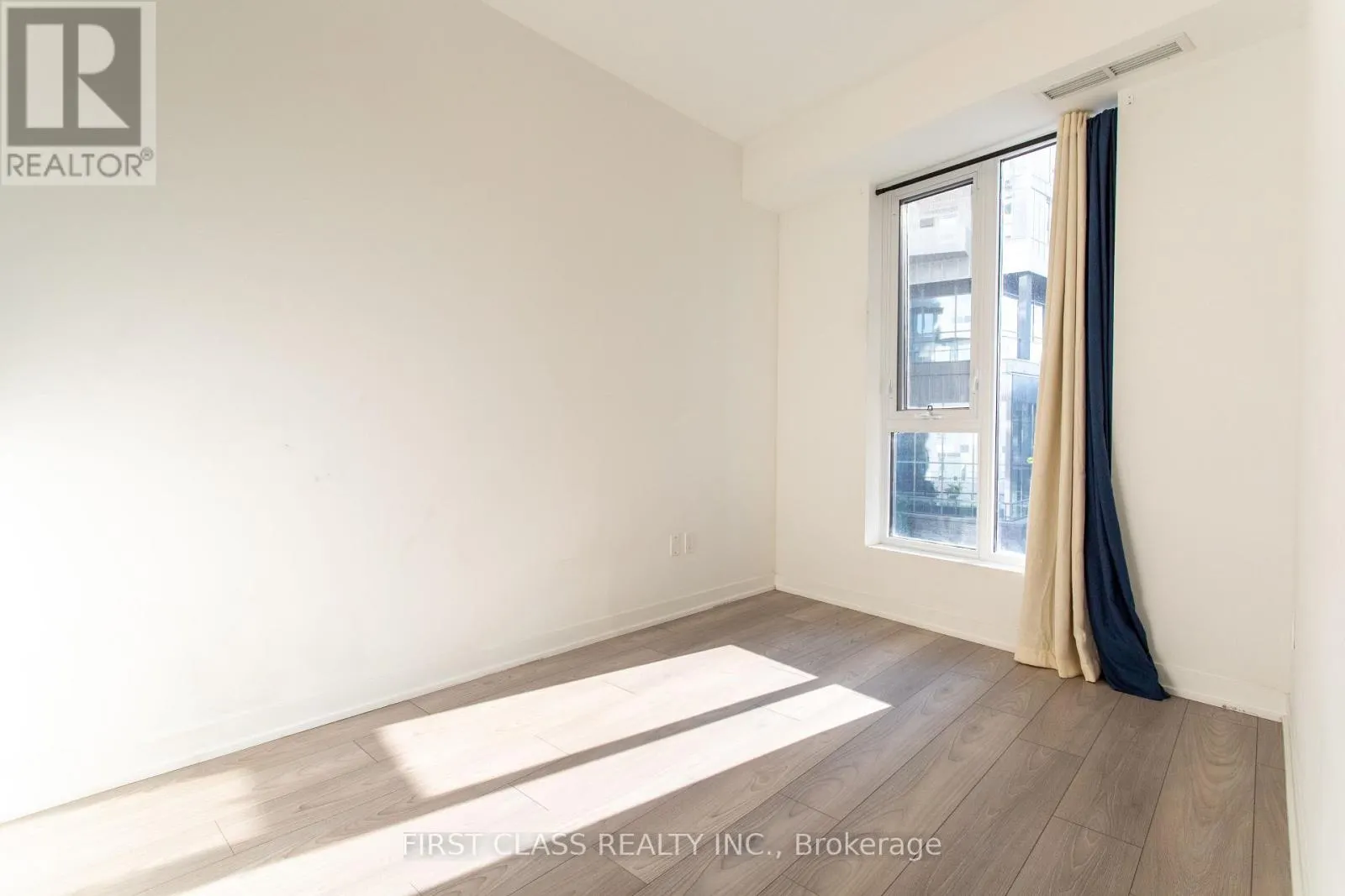 403 - 474 CALDARI ROAD