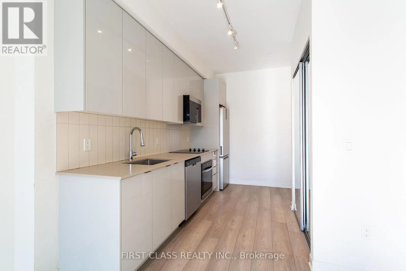 403 - 474 CALDARI ROAD