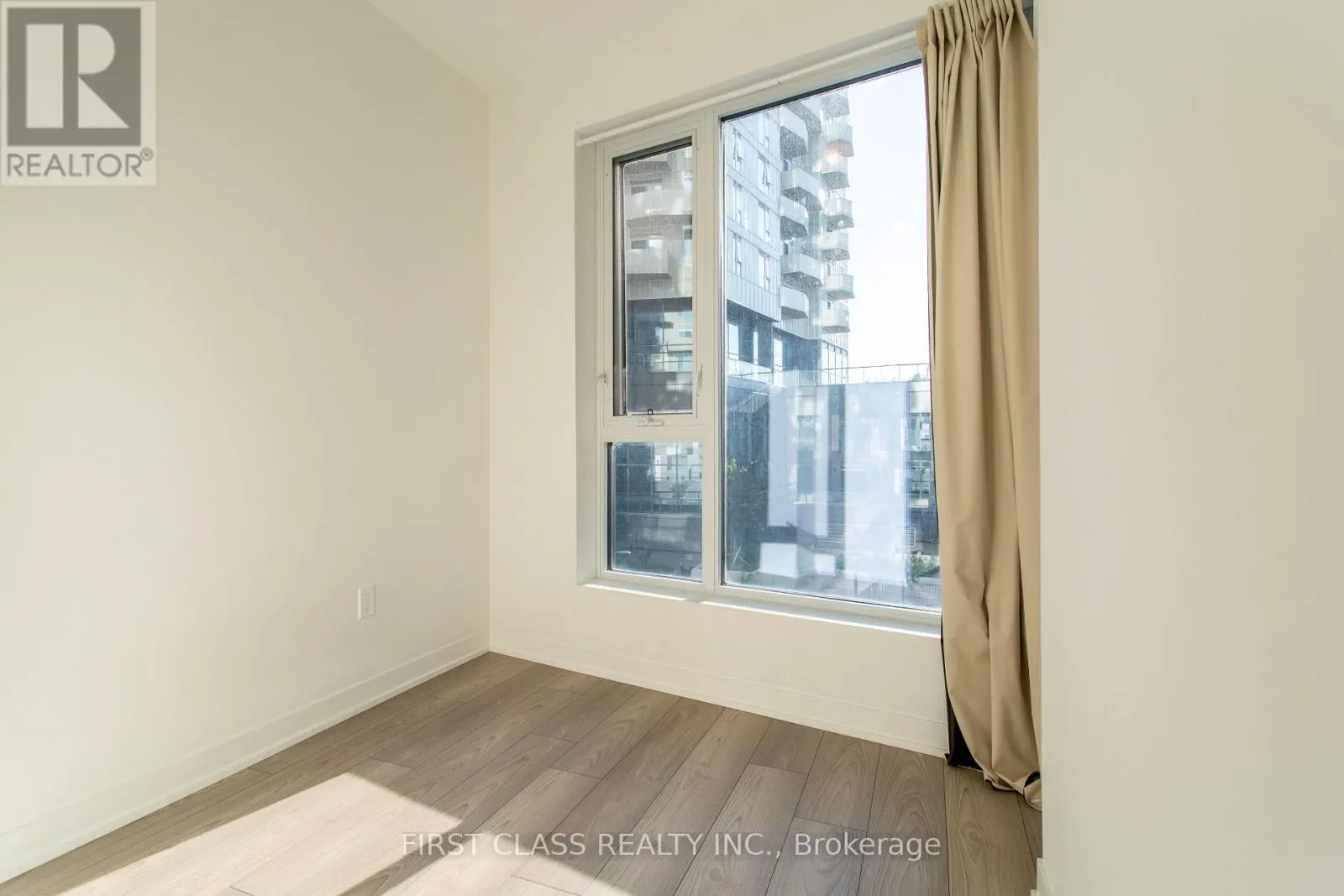 403 - 474 CALDARI ROAD