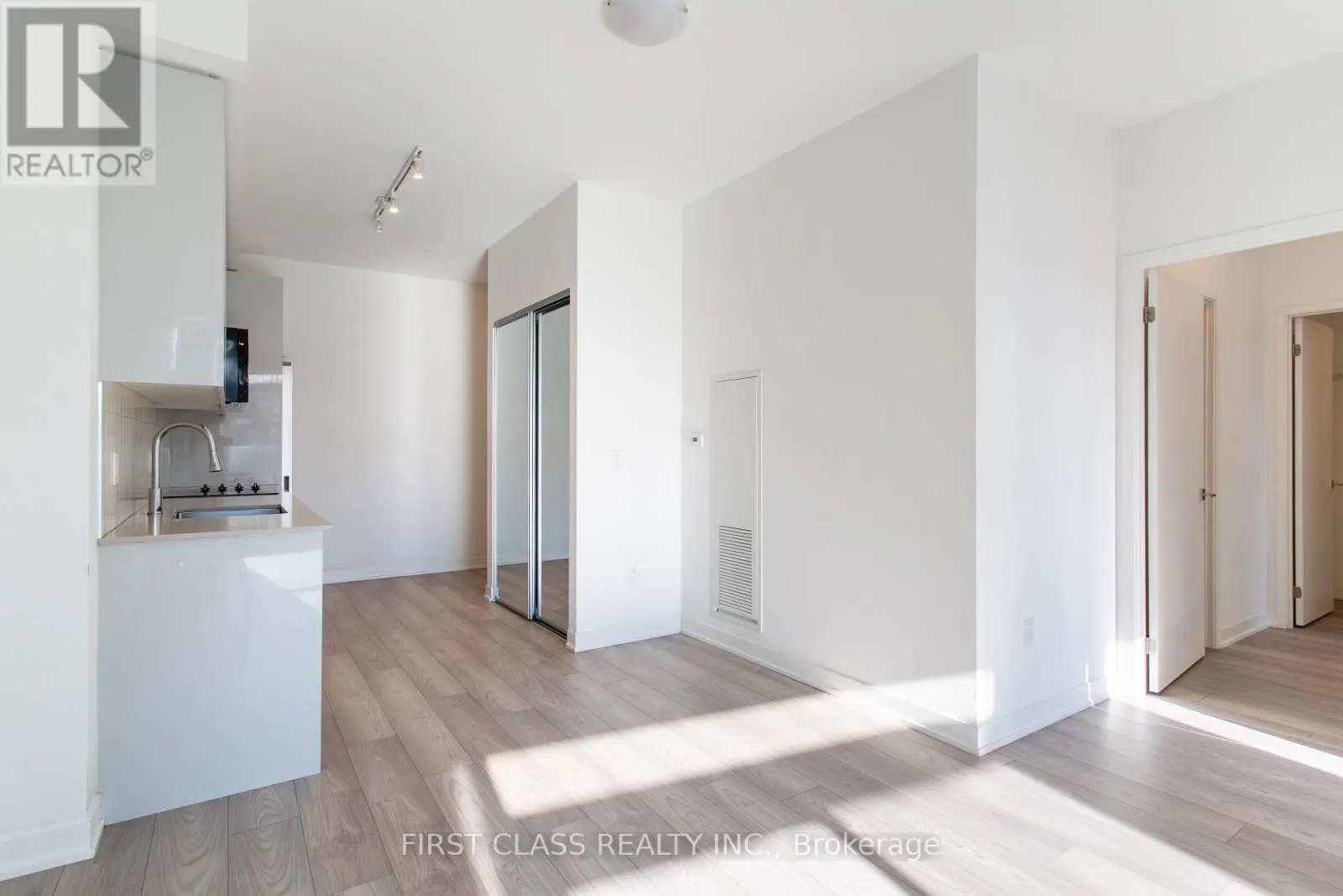 403 - 474 CALDARI ROAD
