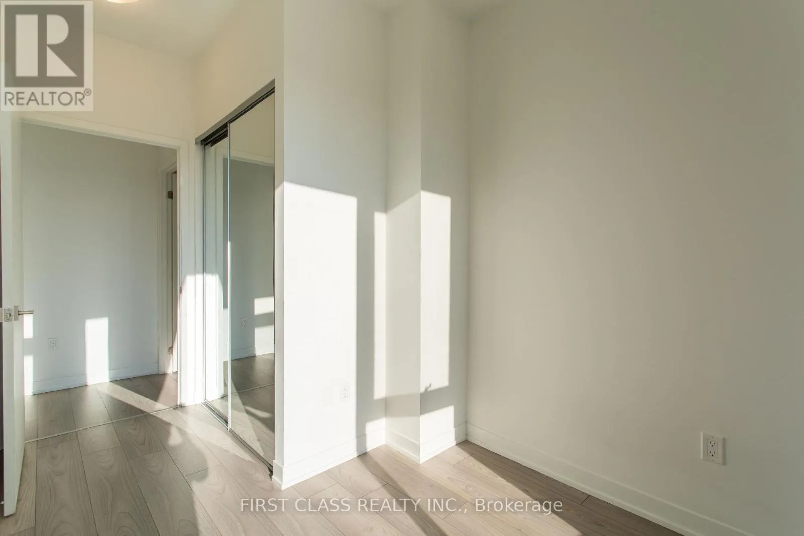 403 - 474 CALDARI ROAD