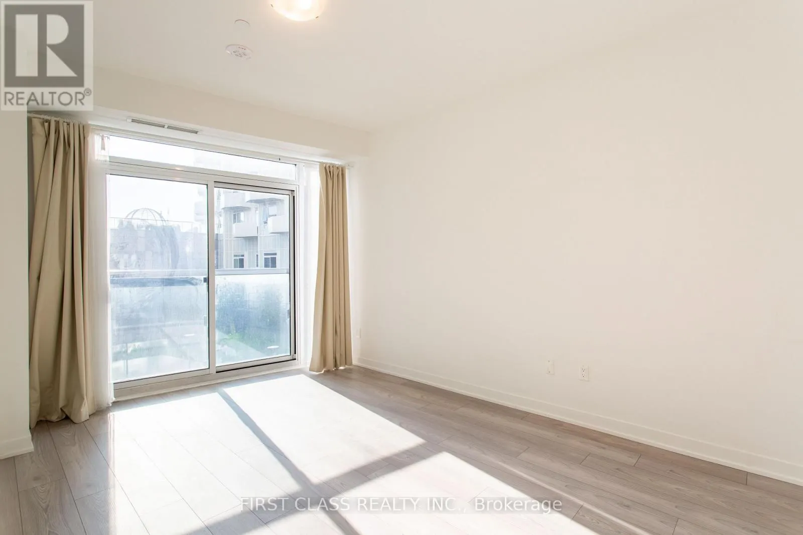 403 - 474 CALDARI ROAD