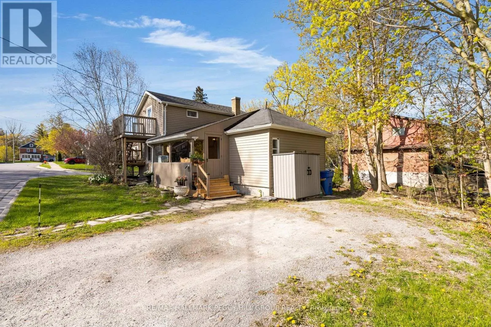 621 LYDIA STREET