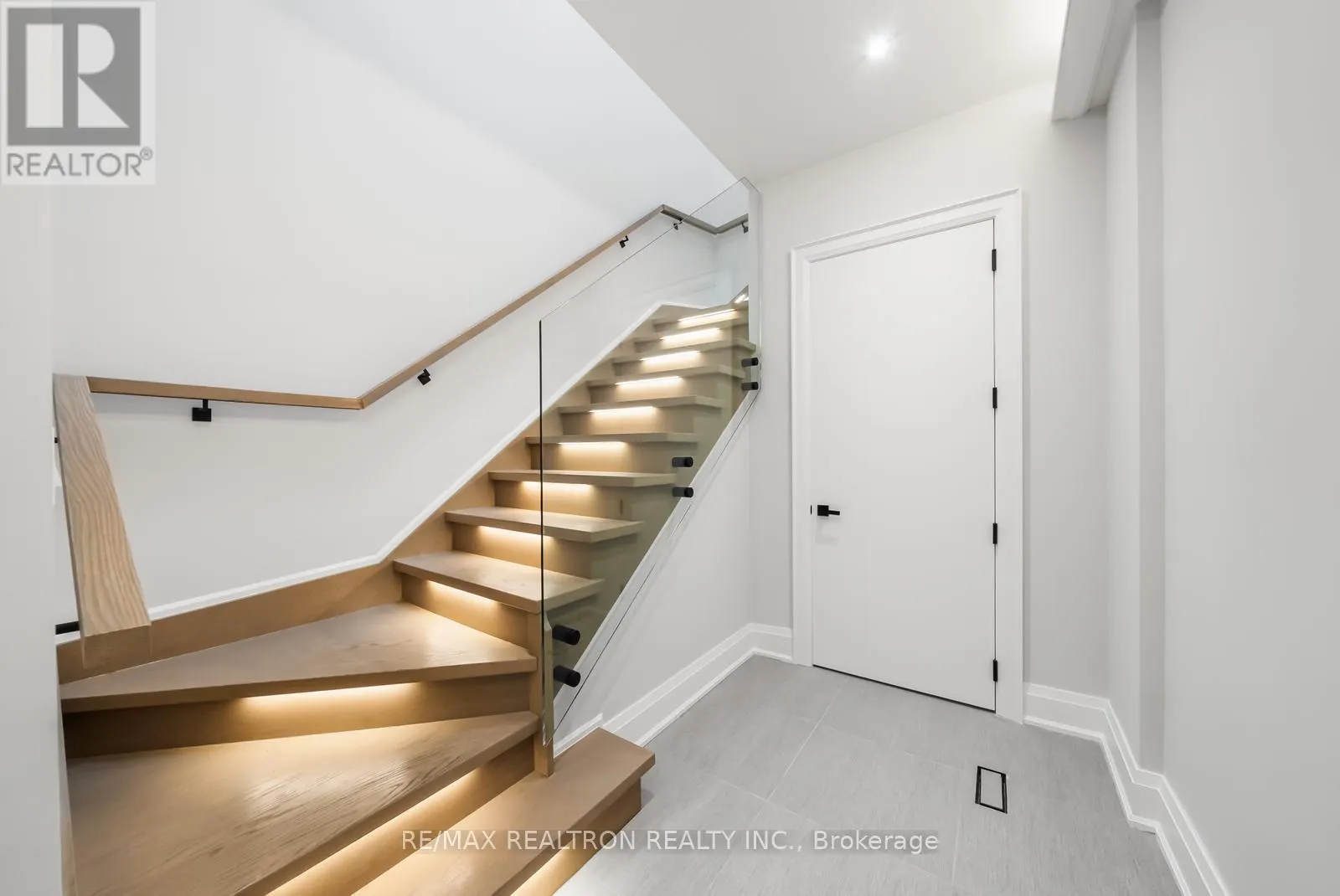 41 SPRUCEWOOD DRIVE
