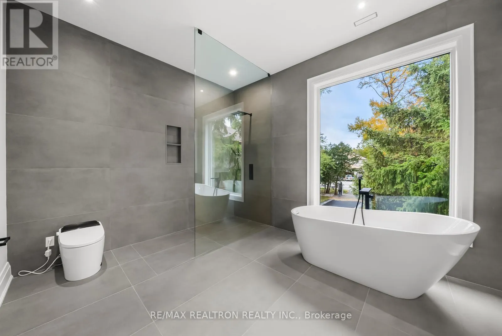 41 SPRUCEWOOD DRIVE