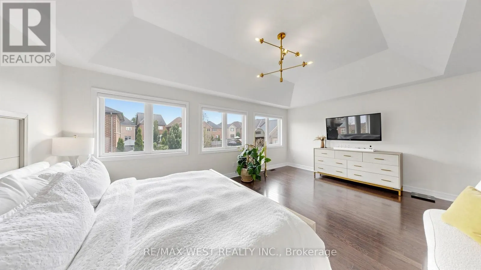 57 ALEX CAMPBELL CRESCENT
