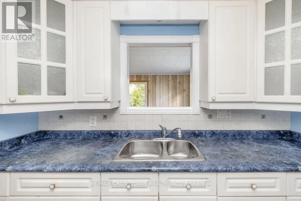 2 TAMARACK COURT