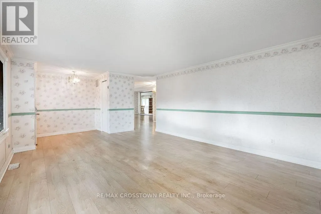 2 TAMARACK COURT