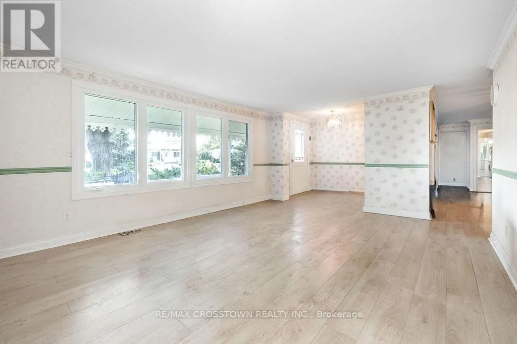 2 TAMARACK COURT