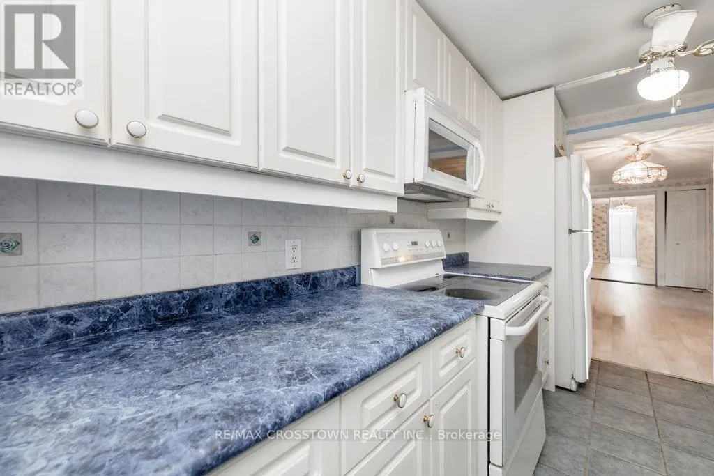 2 TAMARACK COURT