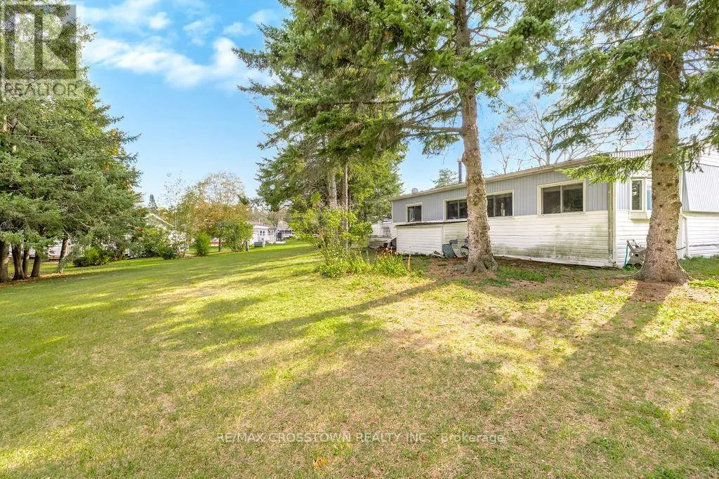 2 TAMARACK COURT