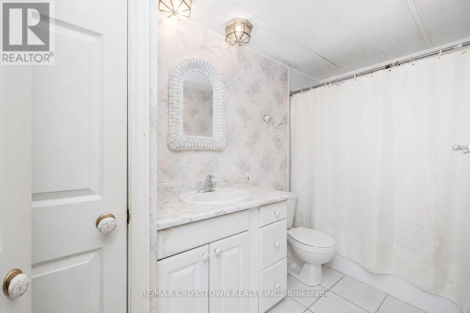 2 TAMARACK COURT