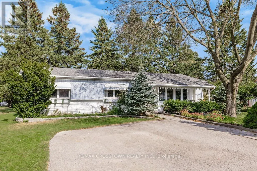 2 TAMARACK COURT