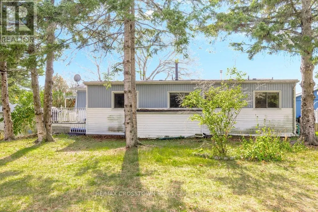 2 TAMARACK COURT
