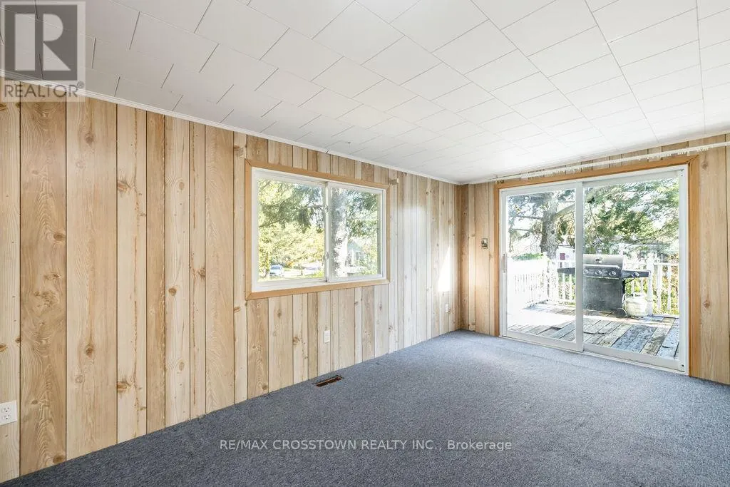 2 TAMARACK COURT