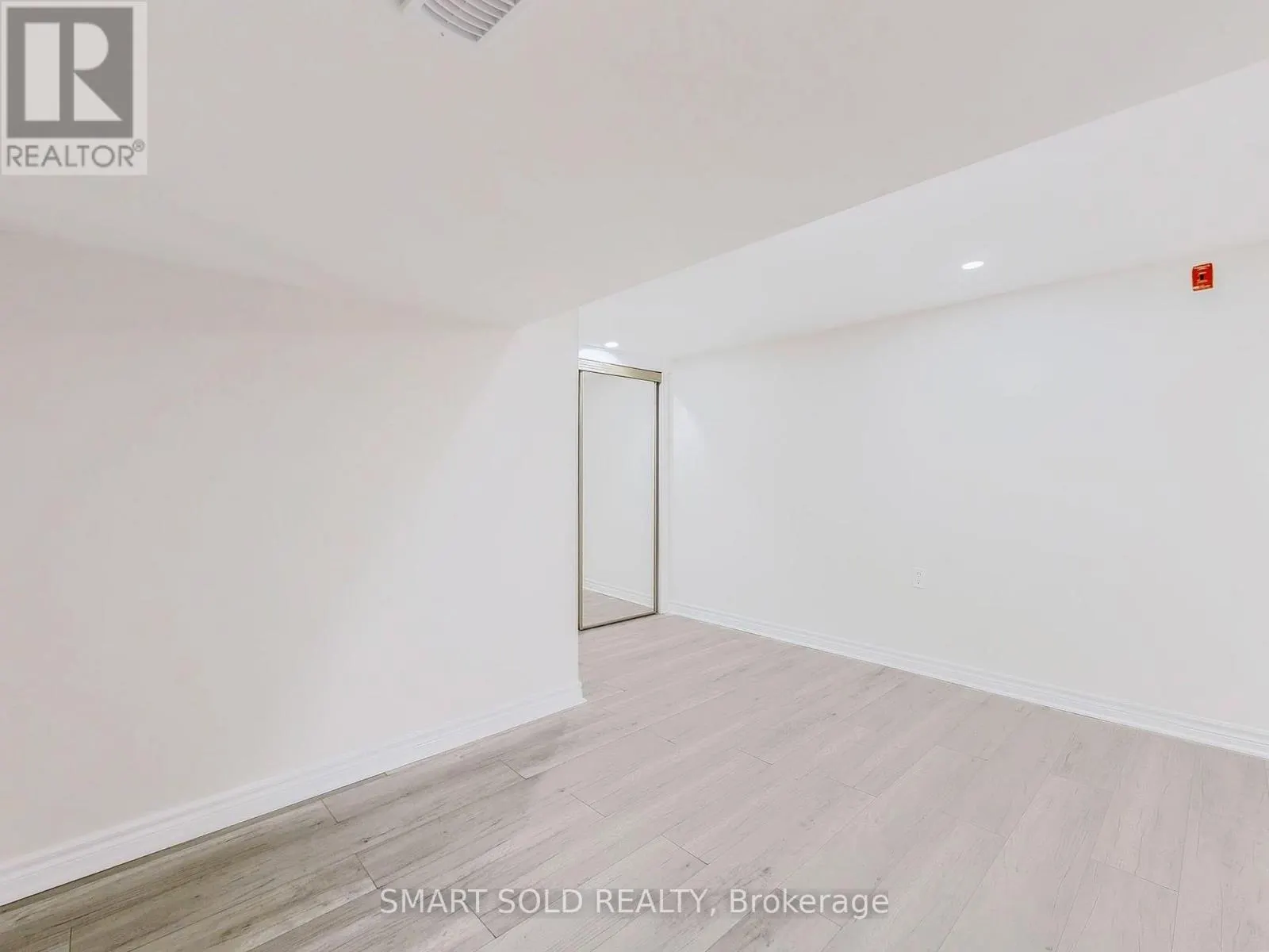 1051 JANETTE STREET