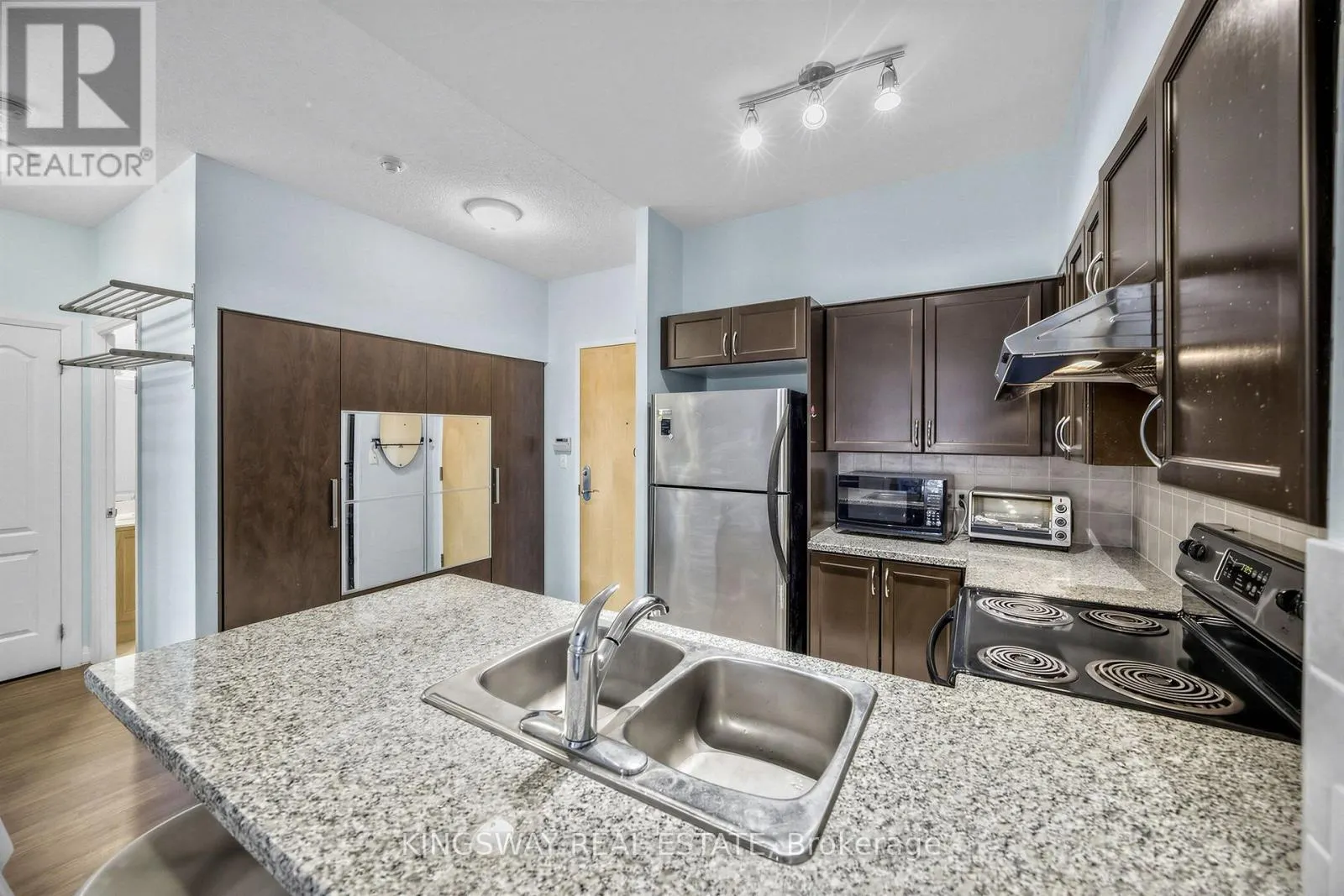 117 - 7373 KENNEDY ROAD