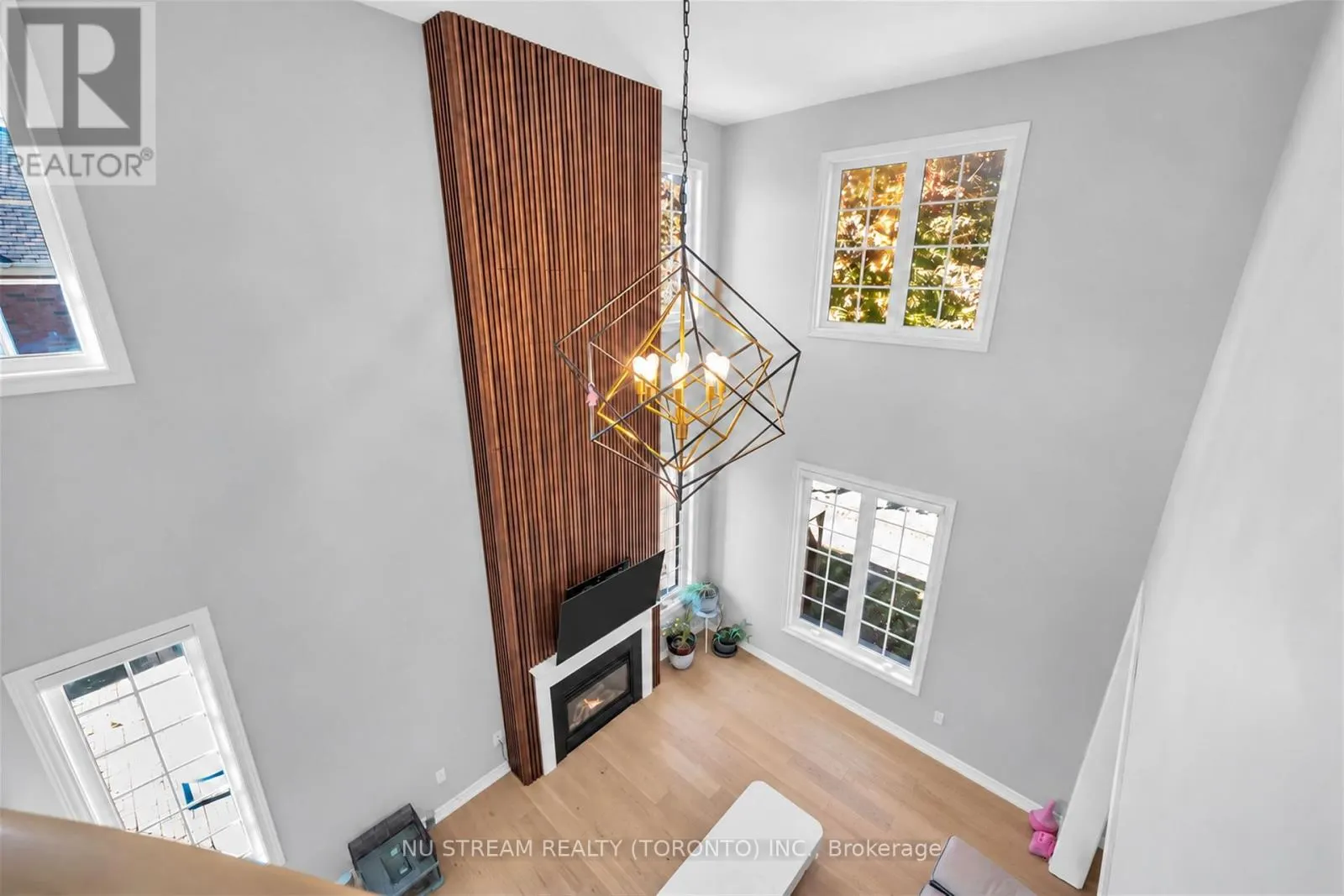30 PINECREST STREET