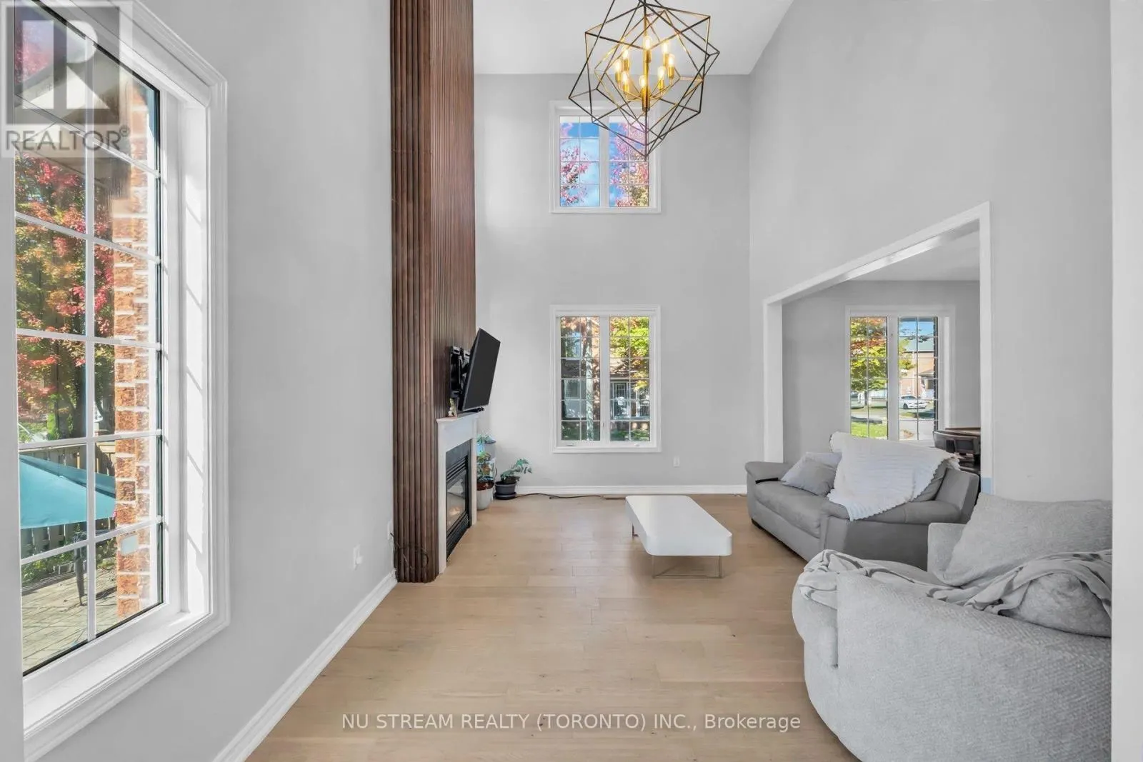 30 PINECREST STREET