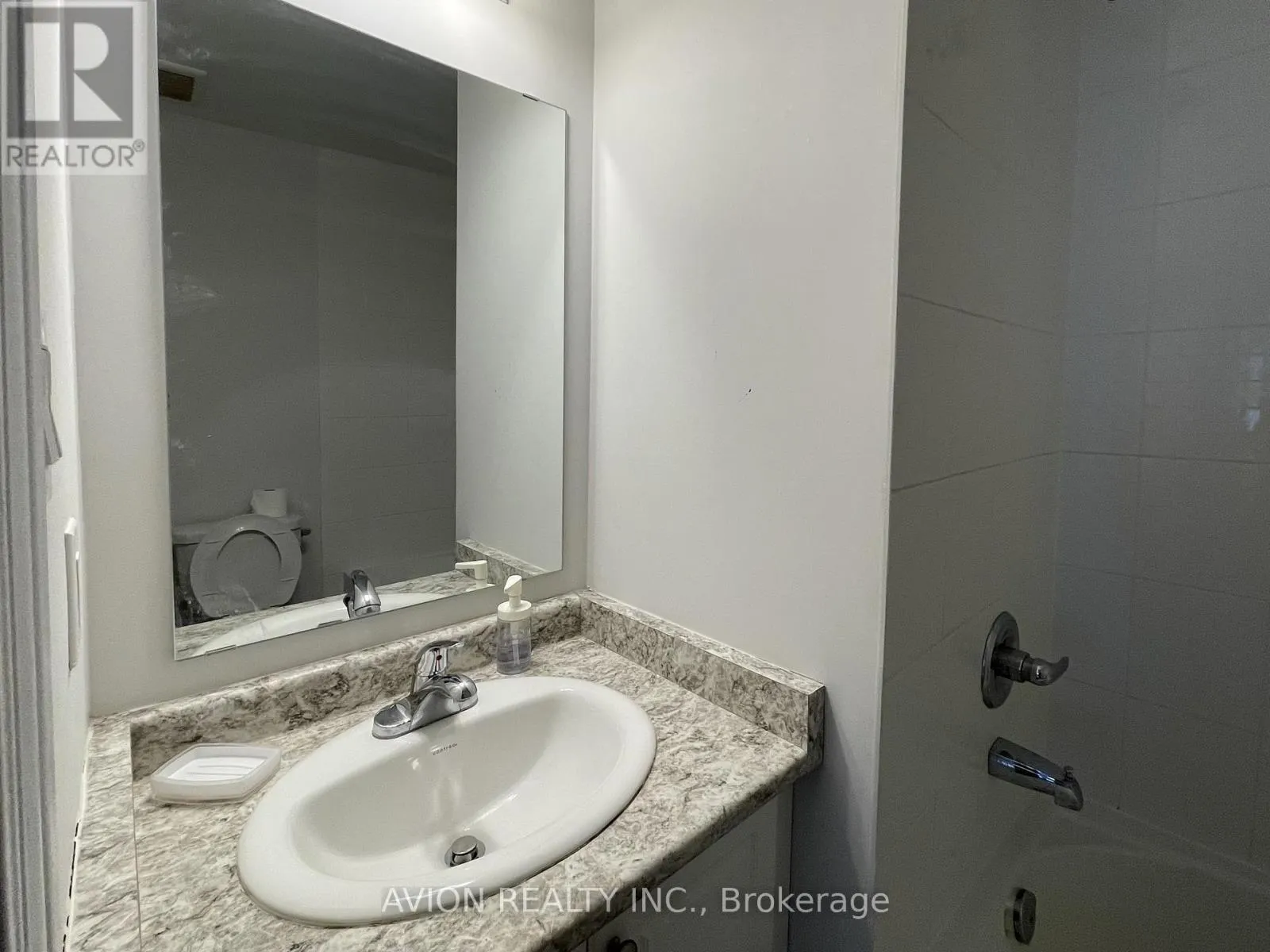 COACH HOUSE - 542 WHITES HILL AVENUE