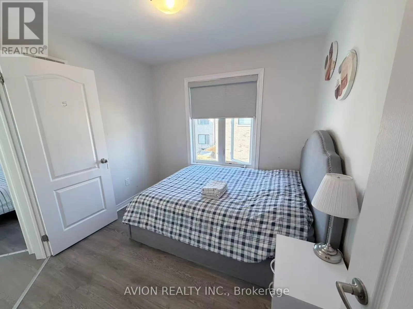 COACH HOUSE - 542 WHITES HILL AVENUE