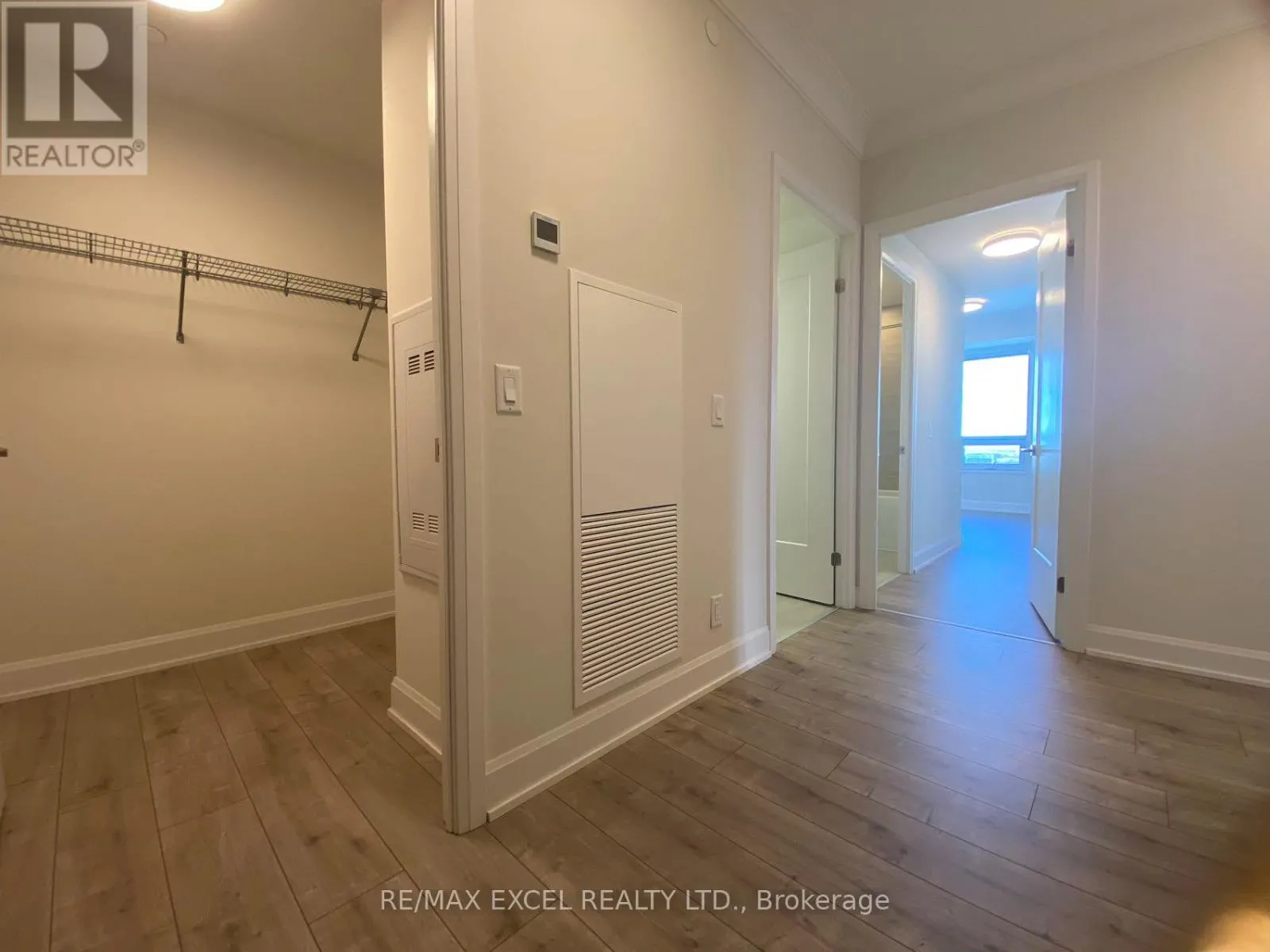 2101 - 38 WATER WALK DRIVE