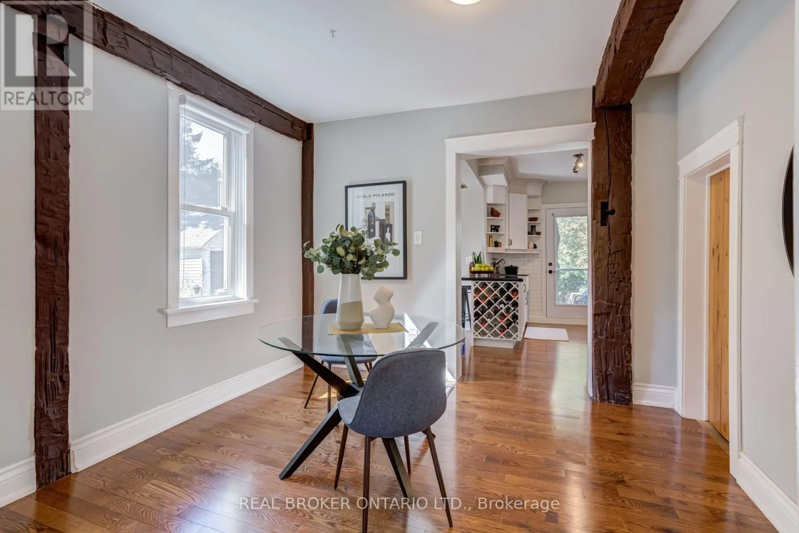 30 ELIZABETH STREET S