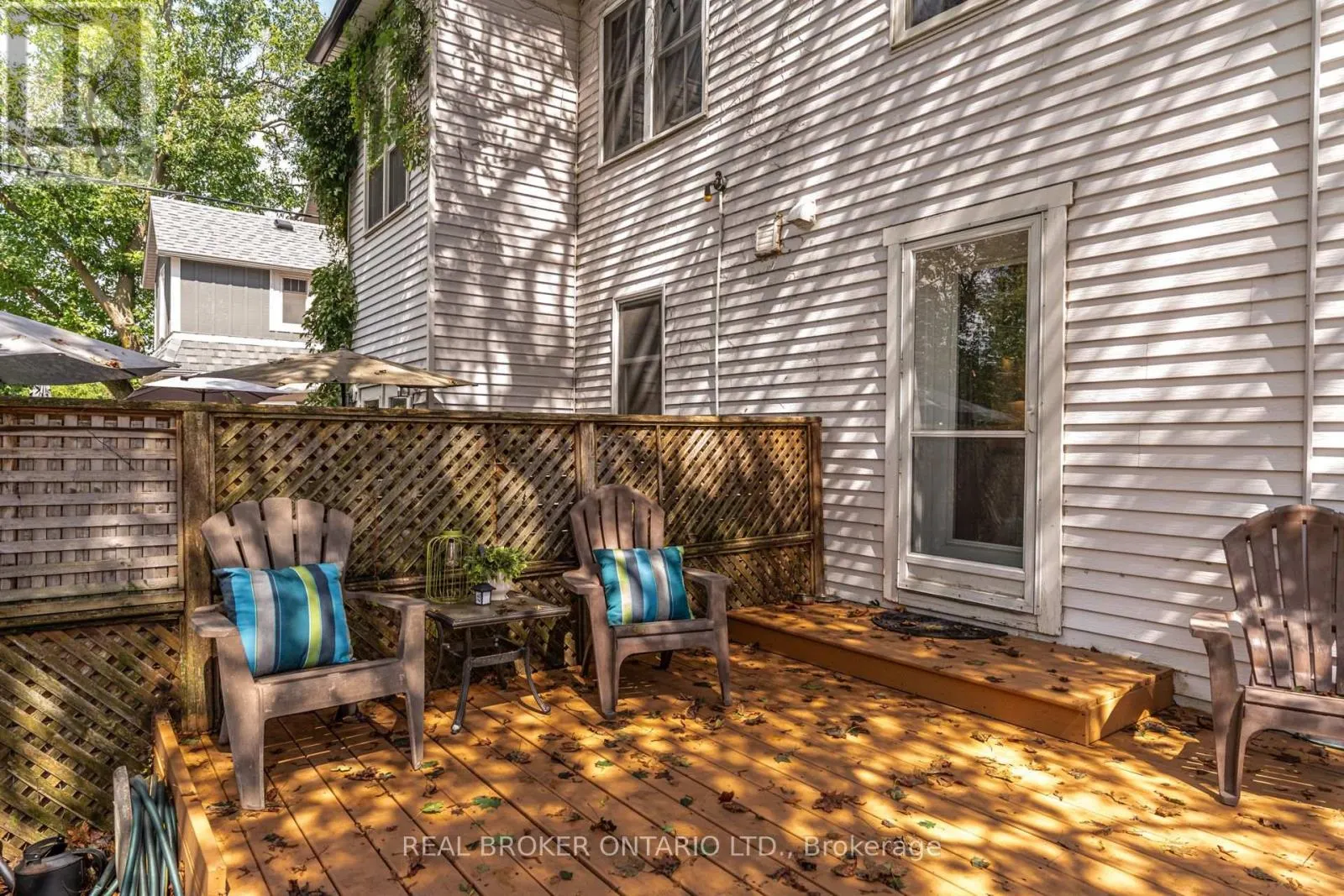 30 ELIZABETH STREET S