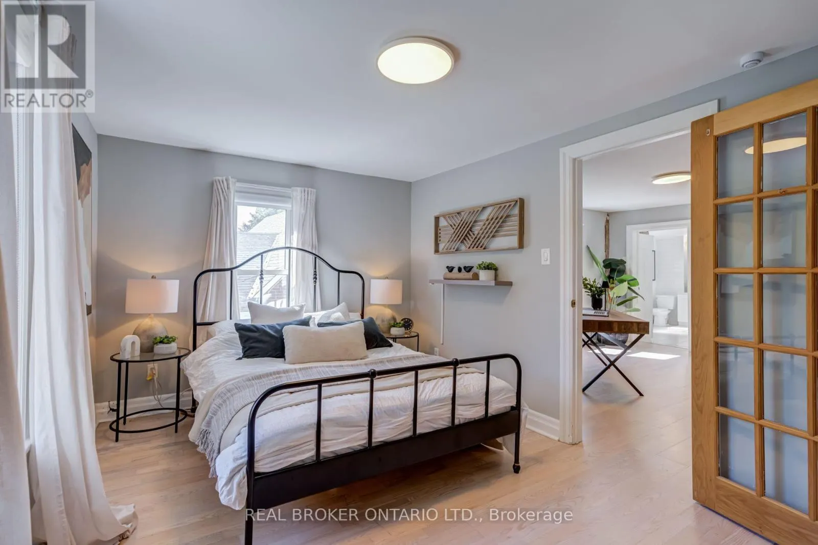 30 ELIZABETH STREET S