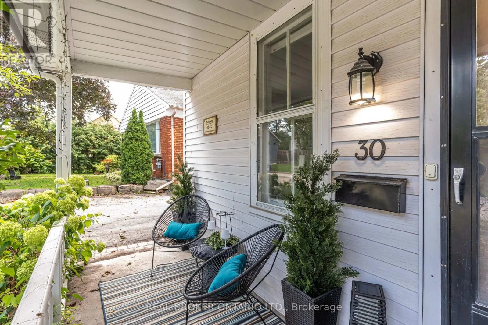 30 ELIZABETH STREET S