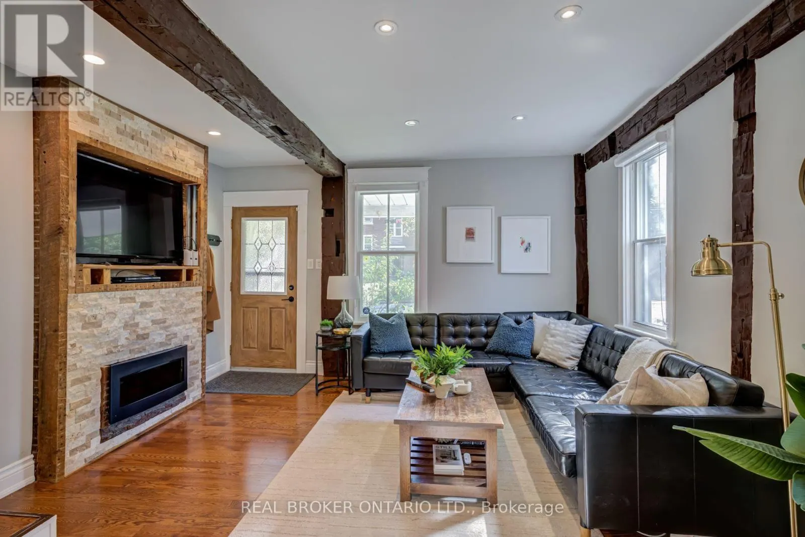 30 ELIZABETH STREET S