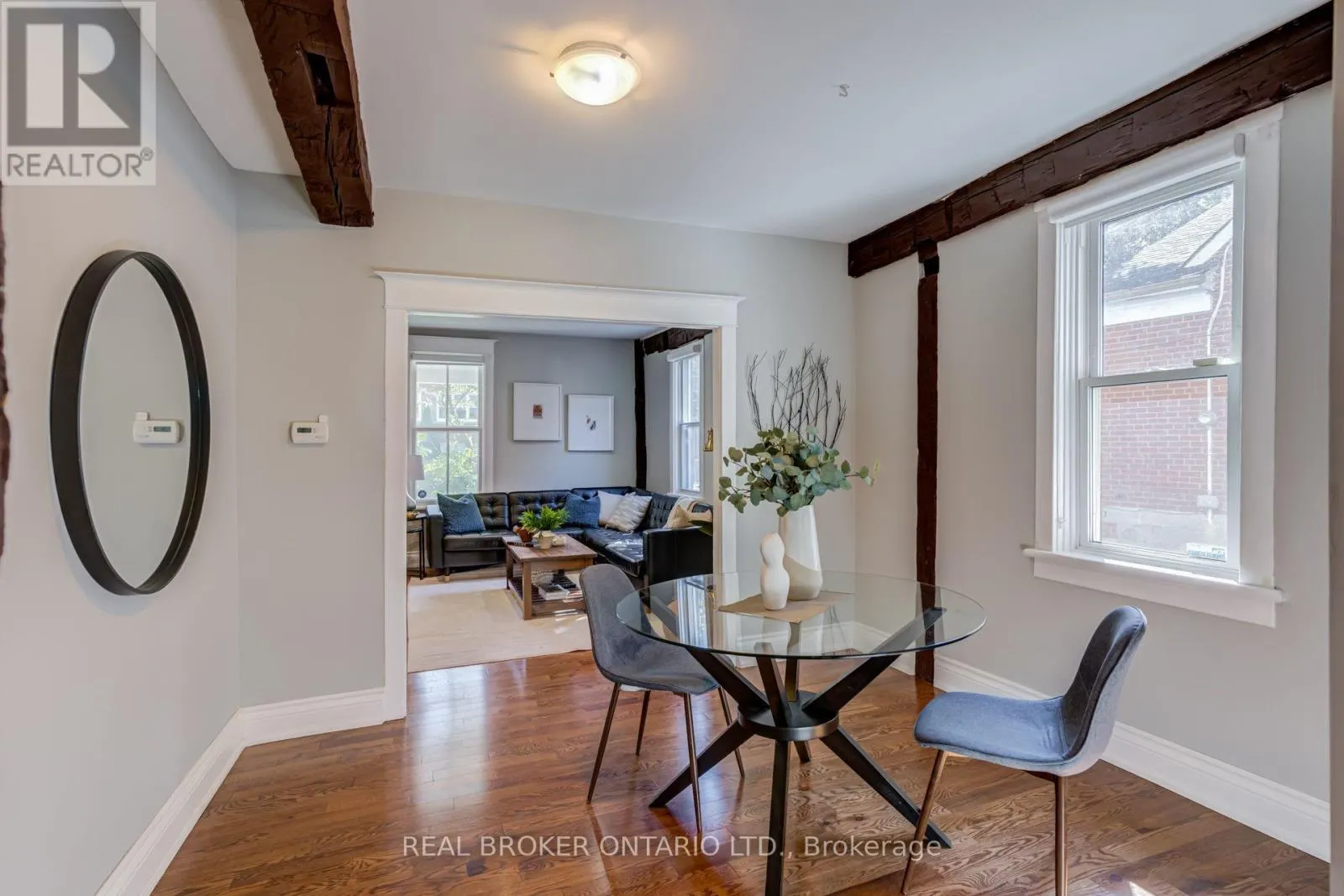 30 ELIZABETH STREET S